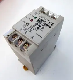 OMRON S82K-01505 POWER SUPPLY 5VDC 2.5A -USED-