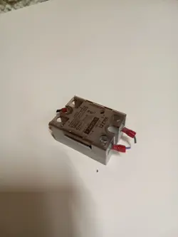 OMRON G3NA-210B SOLID STATE RELAY  **XLNT** G3NA210B
