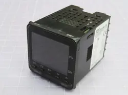OMRON E5CC-RX3A5M-000 TEMPERATURE CONTROLLER T250164