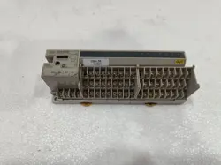 OMRON SRT2-OD16T OUTPUT BLOCK REMOTE TERMINAL 24VDC