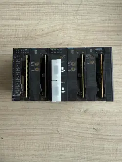OMRON C200H-OD212&CP1W-MAD42&CJ1W-SCU21-V1&MAD42&PTS51(5 MODULES)