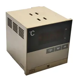 TEMPERATURE CONTROLLER E5AS-R1KJ-520