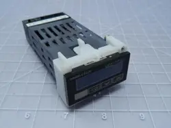 OMRON E5GN-Q1TC-305 TEMPERATURE CONTROLLER T105875