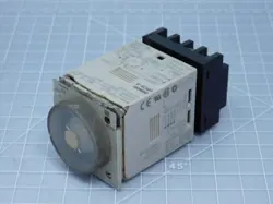 OMRON H3CR-A TIMER 100-240 V T125919