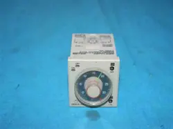 OMRON H3CR-F8 H3CRF8 TIMER 