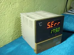 OMRON E5AX-AH E5AXAH TEMPERATURE CONTROLLER C