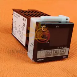 NEW OMRON E5CJ-Q2HB 100-240VAC TEMPERATURE CONTROLLER 1PCS