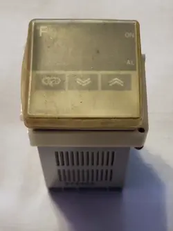OMRON E5CS-R1PX-F TEMPERATURE