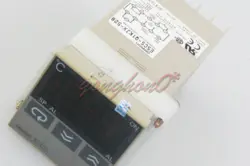 1PC USED OMRON E5CS-Q1KJX-528 TEMPERATURE CONTROLLER