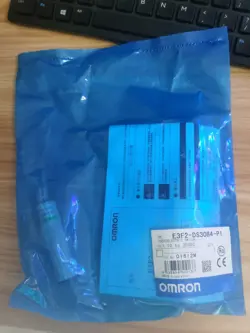 1PC OMRON E3F2-DS30B4-P1