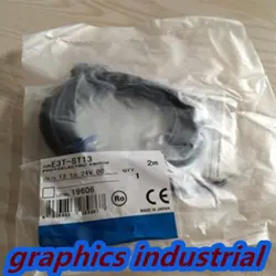 NEW OMRON E3T-ST13  PHOTOELECTRIC SENSOR 2M RANGE 24VDC E3T-ST13