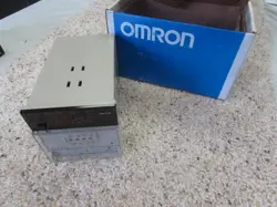 OMRON E5A4-R21K TEMPERATURE CONTROLLER  NIB
