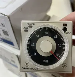 LOT OF 7 OMRON H3CR-A TIMER 1.2S 0.05S-300H 100-240 VAC 100-125VDC