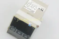1PCS OMRON E5CS-Q1KJX-528
