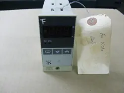 TEMPERATURE CONTROLLER E5ES