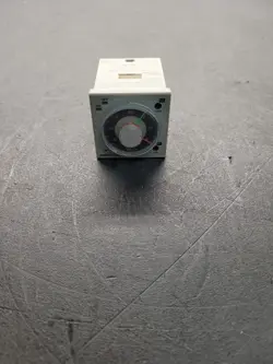 NOS NEW OMRON H3CR-F8 TIMER W/OUT BOX