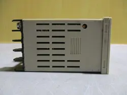 2PCS OMRON E5CSV-R1KJ-W DIGITAL PROCESS TEMPERATURE CONTROLLER E5CSVR1KJW TESTED
