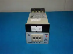 E5C440K TEMPERATURE CONTROLLER