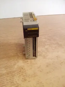 OMRON CQM1-OC222 OUTPUT MODULE
