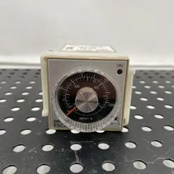 OMRON E5C2-R40K TEMPERATURE CONTROLLER