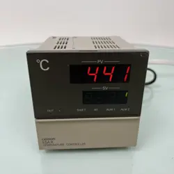 OMRON E5AX-A DIGITAL TEMPERATURE CONTROLLER 100-240VAC 50/60HZ