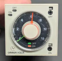 OMRON H3CR-F8 TIMER 100-240VAC
