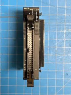 OMRON PLC MODULE CPU I/O INPUT OUTPUT UNIT CJ2M-MD211