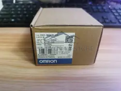 ONE NEW OMRON E5EC-RR2ASM-800 TEMPERATURE CONTROLLER 100-240VAC .