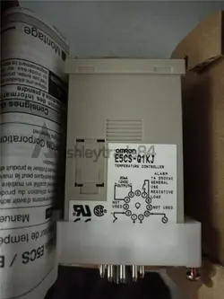 1PCS NEW IN BOX OMRON TEMPERATURE CONTROLLER E5CS-Q1KJ E5CSQ1KJ 100-240VAC