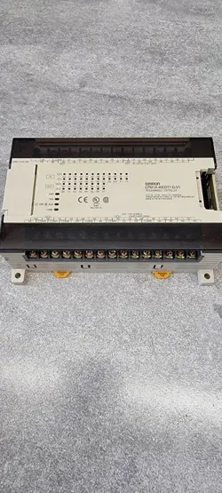 OMRON CPM1A-40CDT1-D-V1 PROGRAMMABLE PLC CONTROLLER