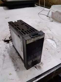OMRON E5EK-AA2-DRT TEMPERATURE CONTROLLER DIGITAL