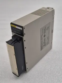 OMRON C200H-OC226N OUTPUT UNIT