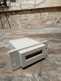 6-YLW COUNTER