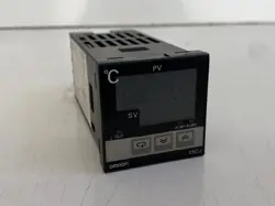 OMRON / TEMPERATURE CONTROLLER / E5CJ-R2