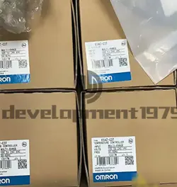ONE NEW OMRON E5AZ-C3T TEMPERATURE CONTROLLER