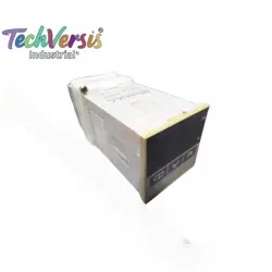 NEW IN BOX OMRON E5CS-R1KJX-F TEMPERATURE CONTROLLER FREE
