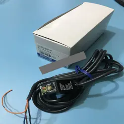 NEW OMRON E3S-LS20C4S E3SLS20C4S PHOTOELECTRIC SENSOR FREE SHIPPING