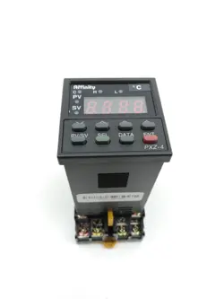 AFFINITY PXZ4-SDY1-5V-D TEMPERATURE CONTROLLER W/ OMRON P2CF-11 RELAY SOCKET