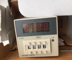NEW OMRON H5CN-YCN 12-48VDC TIMER