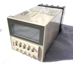 HC3A-A SOLID STATE MULTI-FUNCTION TIMER, 12-240VDC, 24- 240VAC OMRON ~