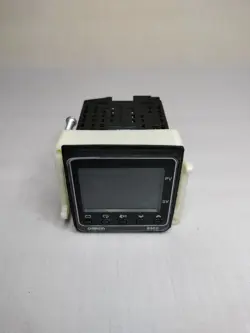 OMRON E5CC-QX2ASM-800 DIGITAL CONTROLLER