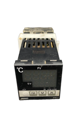 OMRON E5CJ-Q2HB TEMPERATURE CONTROLLER X1PC
