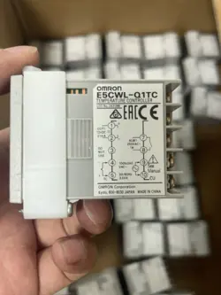 1PC OMRON E5CWL-Q1TC