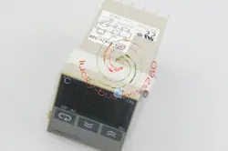 ONE USED OMRON E5CS-Q1KJX-528 TEMPERATURE CONTROLLER