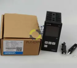 NEW IN BOX OMRON E5EZ-R3T TEMPERATURE CONTROLLER