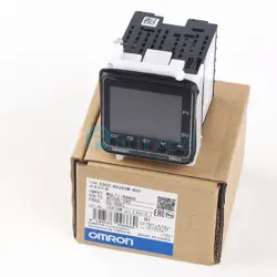 ONE OMRON E5CC-RX2ASM-800 100-240VAC TEMPERATURE CONTROLLER NEW