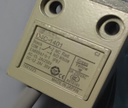 1PC OMRON D4C-1401 LIMIT SWITCH D4C1401 NEW