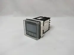 OMRON E5CN-Q2MT-500 TEMPERATURE CONTROLLER