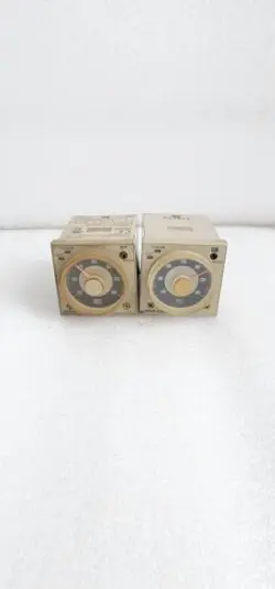 LOT OF 2 OMRON H3CR-A TIMER 100 TO 240VAC USED