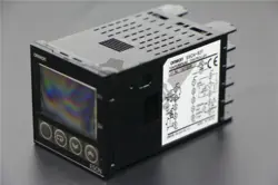NEW IN BOX OMRON E5CN-R2T TEMPERATURE CONTROLLER 100-240VAC